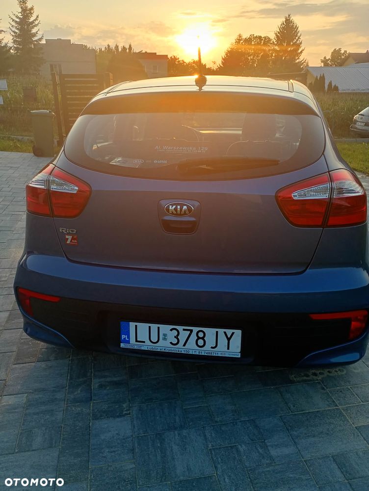 Kia Rio 1.2 L - 4