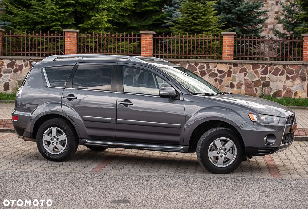 Mitsubishi Outlander - 3