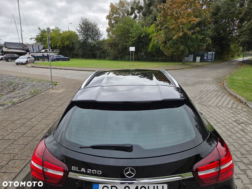 Mercedes-Benz GLA 200 7G-DCT Urban - 8