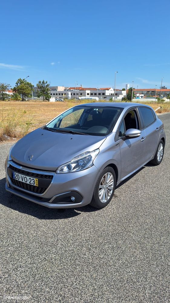 Peugeot 208 1.2 PureTech Signature - 5