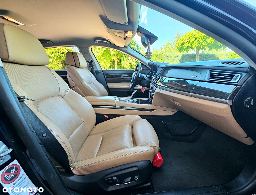 BMW Seria 7 740d - 7