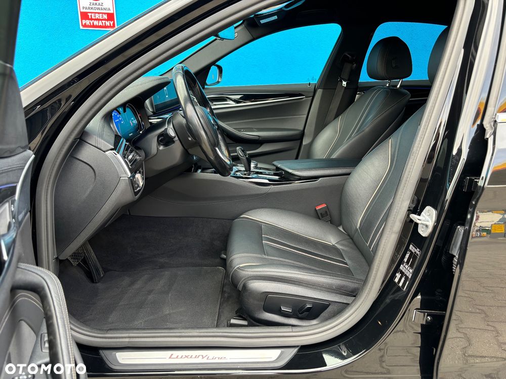 BMW Seria 5 520d xDrive Luxury Line sport - 25