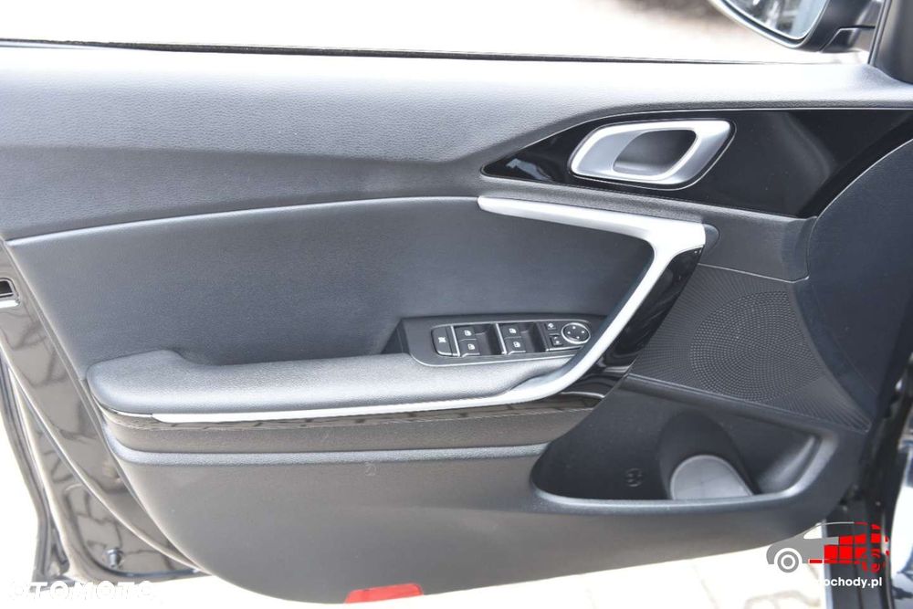 Kia XCeed - 15