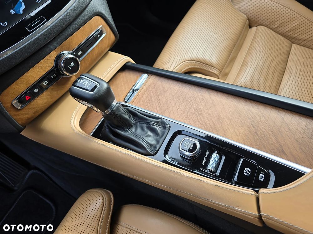 Volvo XC 90 D5 SCR AWD Inscription - 15