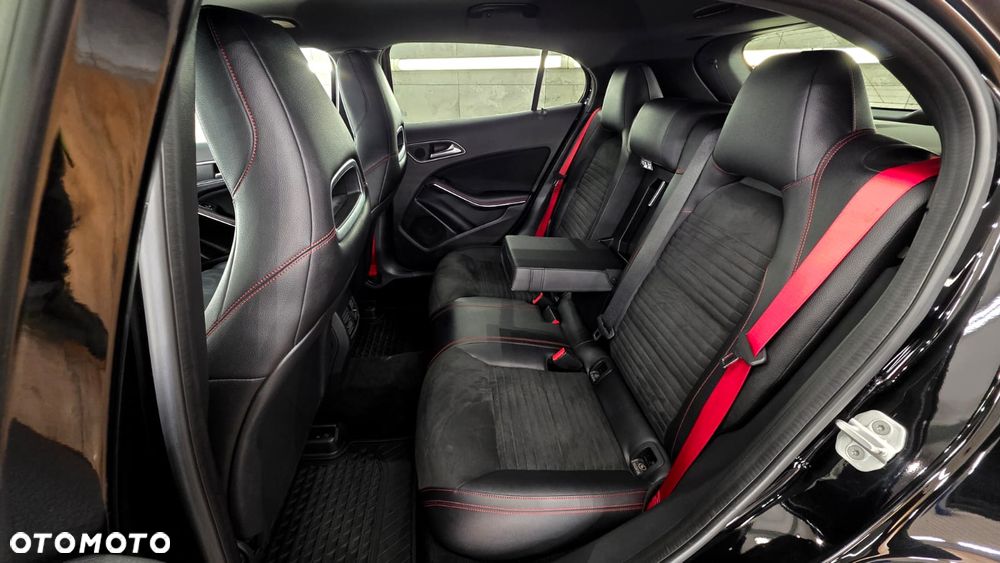 Mercedes-Benz GLA - 22