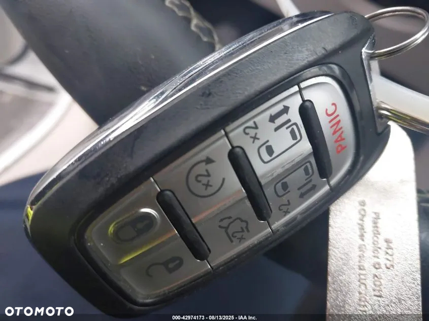 Chrysler Pacifica - 11