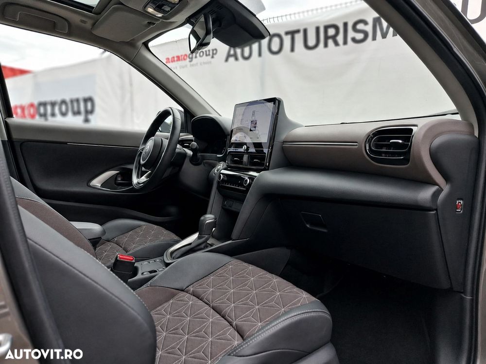 Toyota Yaris Cross 1.5 VVT-i HSD 4x2 Exclusive Elegant - 18