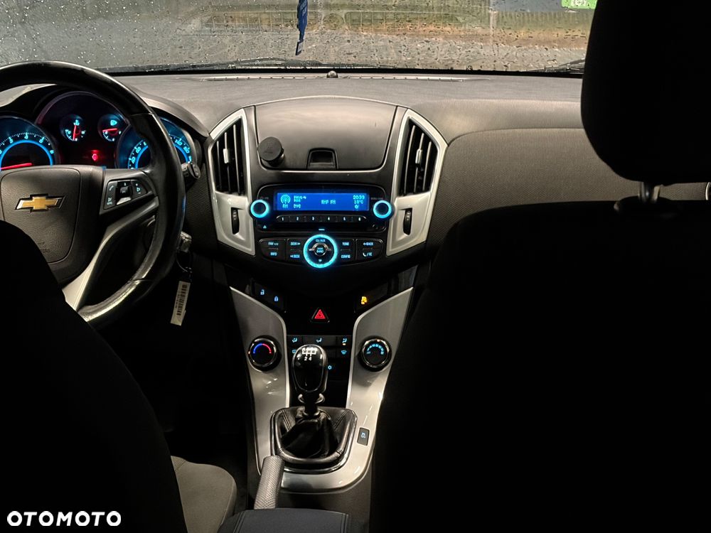 Chevrolet Cruze - 8
