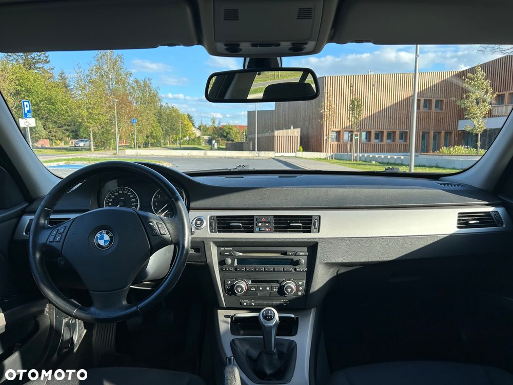 BMW Seria 3 320i - 15
