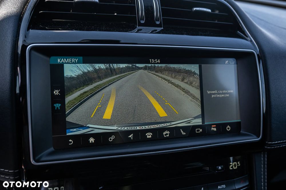 Jaguar F-Pace 2.0 i4D AWD R-Sport - 28