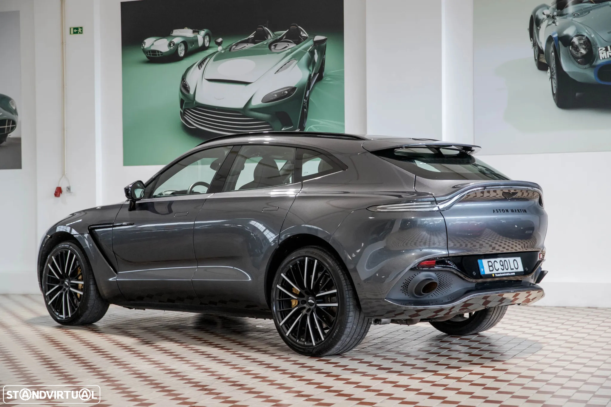 Aston Martin DBX Standard - 3