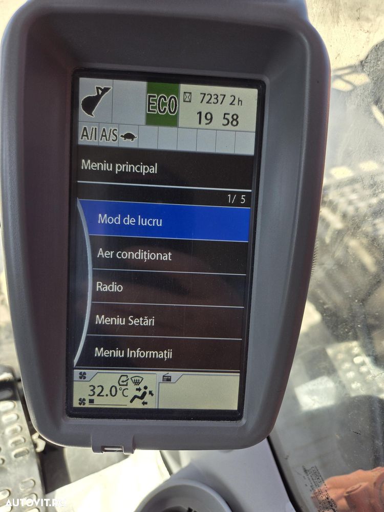 Hitachi 32t, cupa 1,8mc NOUA, 2019, 7.237h, consum mediu 18,6litri/ora, Isuzu 265CP, 3 pompe hidr HITACHI, produs in JAPONIA, lant 80% bun doar 991h deplasare, reviziile facute, inst picon si rotire, antifurt, Ad sapare 8m, AC, leasing 3 ani-PROMOTIE 96.900 - 37