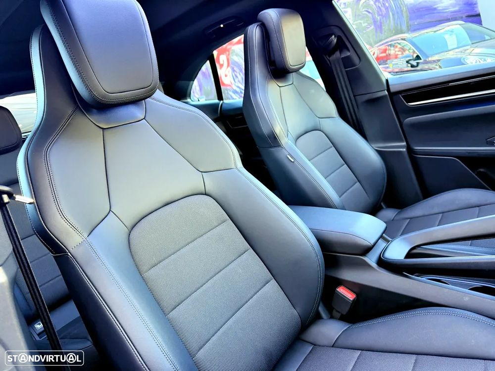 Porsche Macan Electric 4 - 28