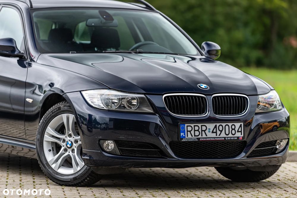 BMW Seria 3 318i - 9