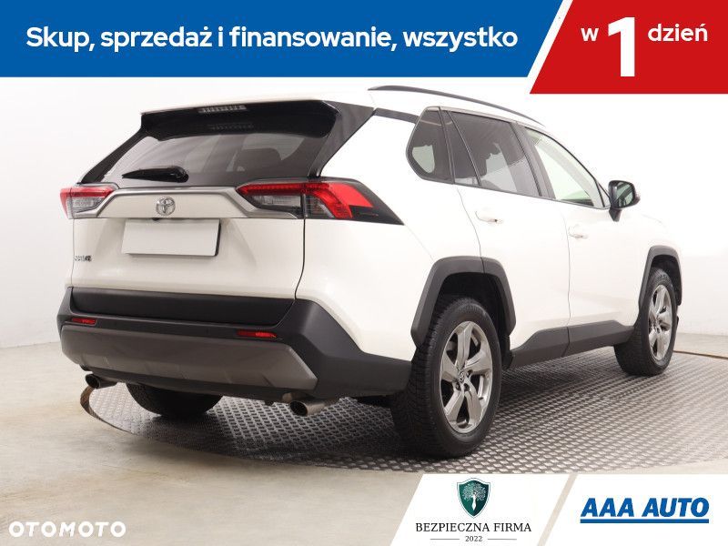 Toyota RAV4 - 7