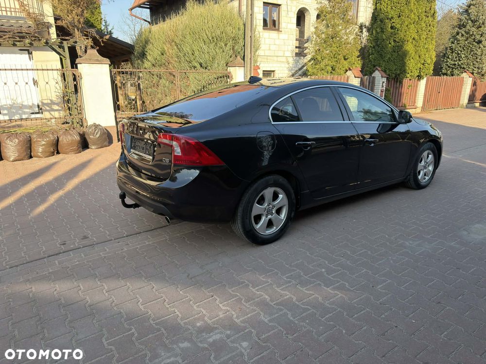 Volvo S60 D5 Summum - 8