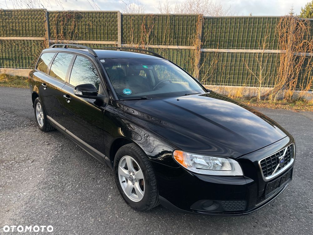 Volvo V70 2.4D Kinetic - 1