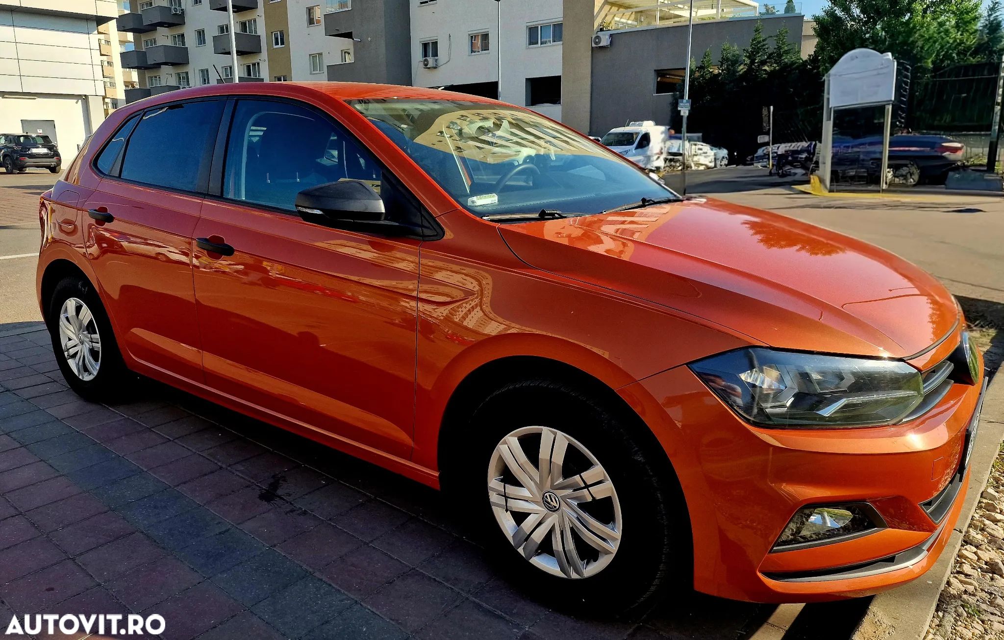 Volkswagen Polo 1.0 Trendline - 1