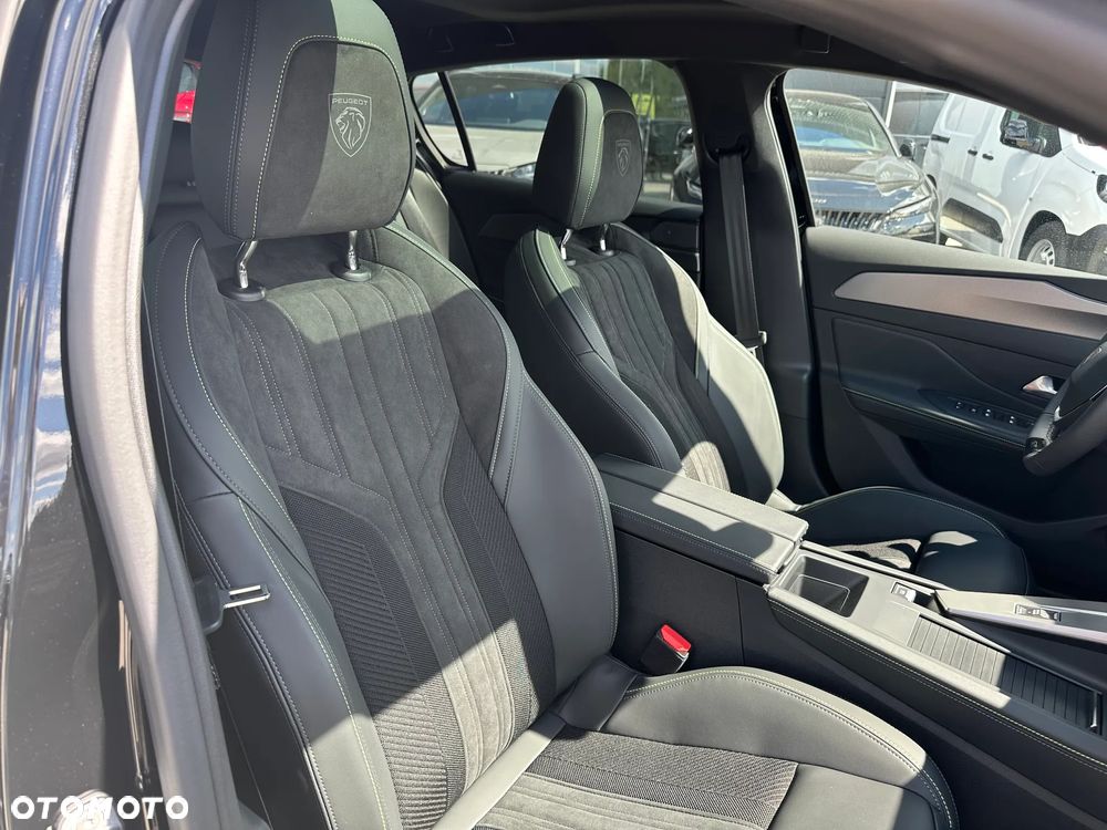 Peugeot 308 1.2 mHEV GT Exclusive S&S e-DCS6 - 22
