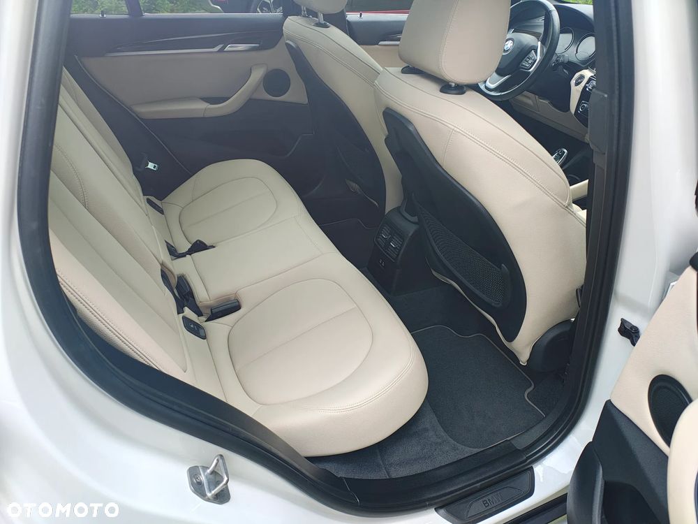BMW X1 xDrive25i xLine - 14