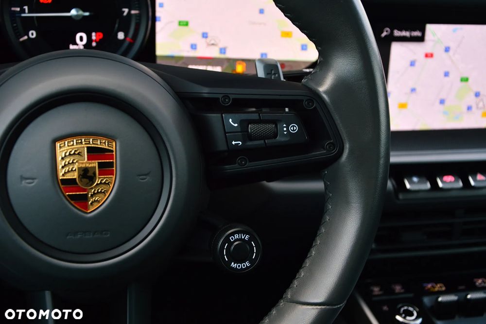 Porsche 911 Carrera 4S - 25
