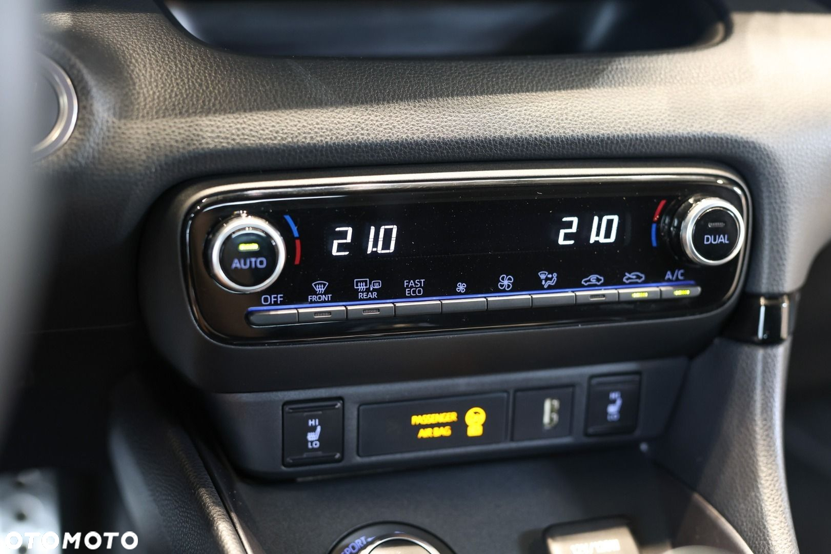 Toyota Yaris - 12