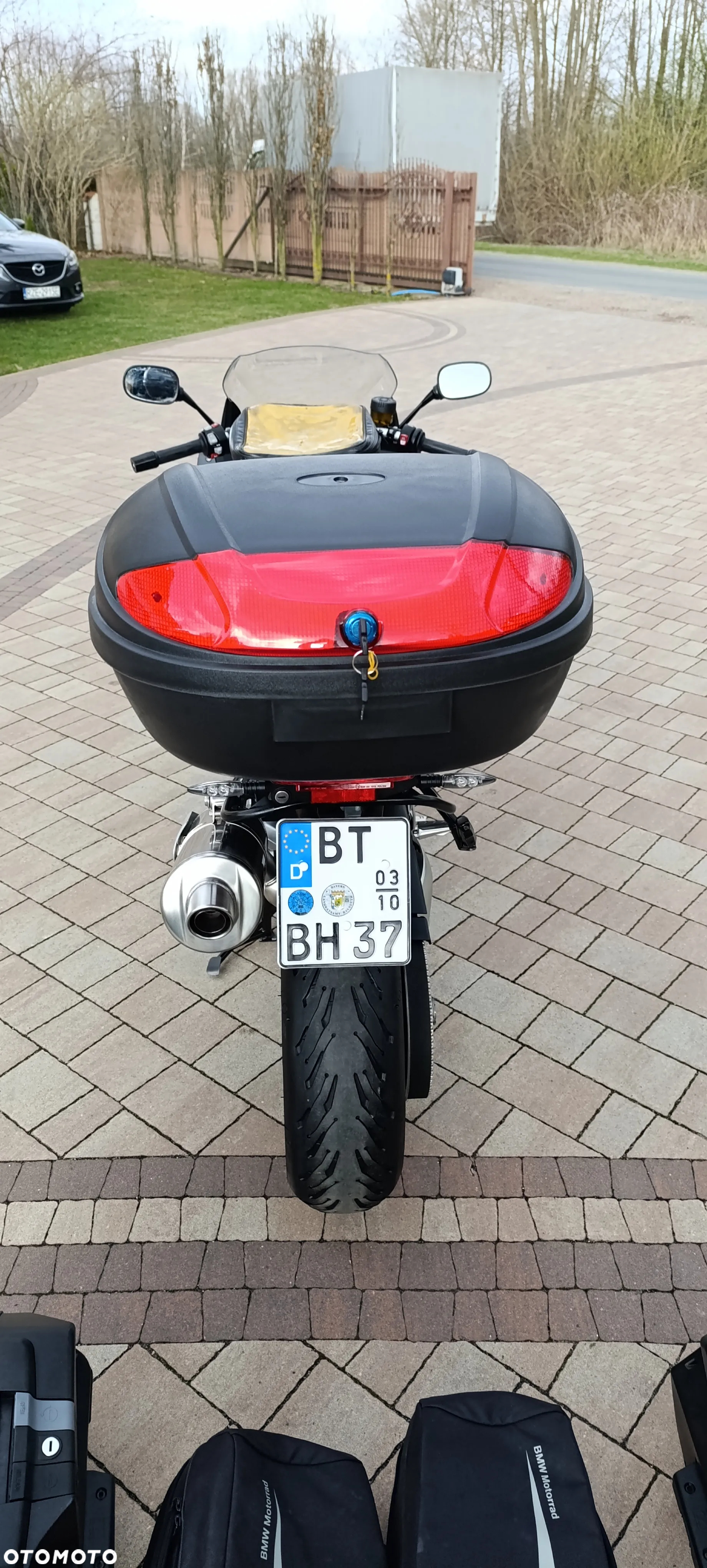 BMW F - 8