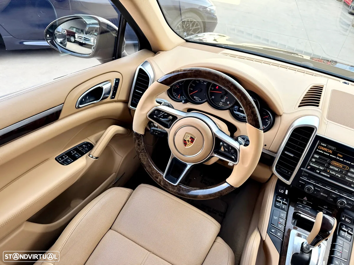 Porsche Cayenne Platinum Edition - 16