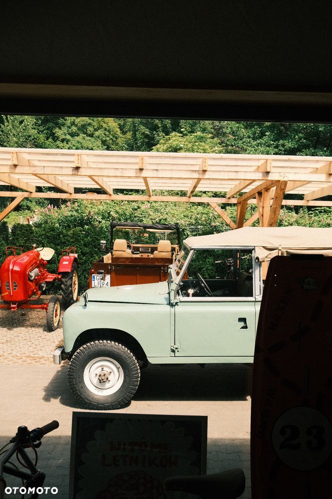 Land Rover Defender - 8