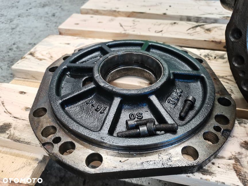 Środek mostu Manitou MT 1740 {Spicer 11X35} - 18
