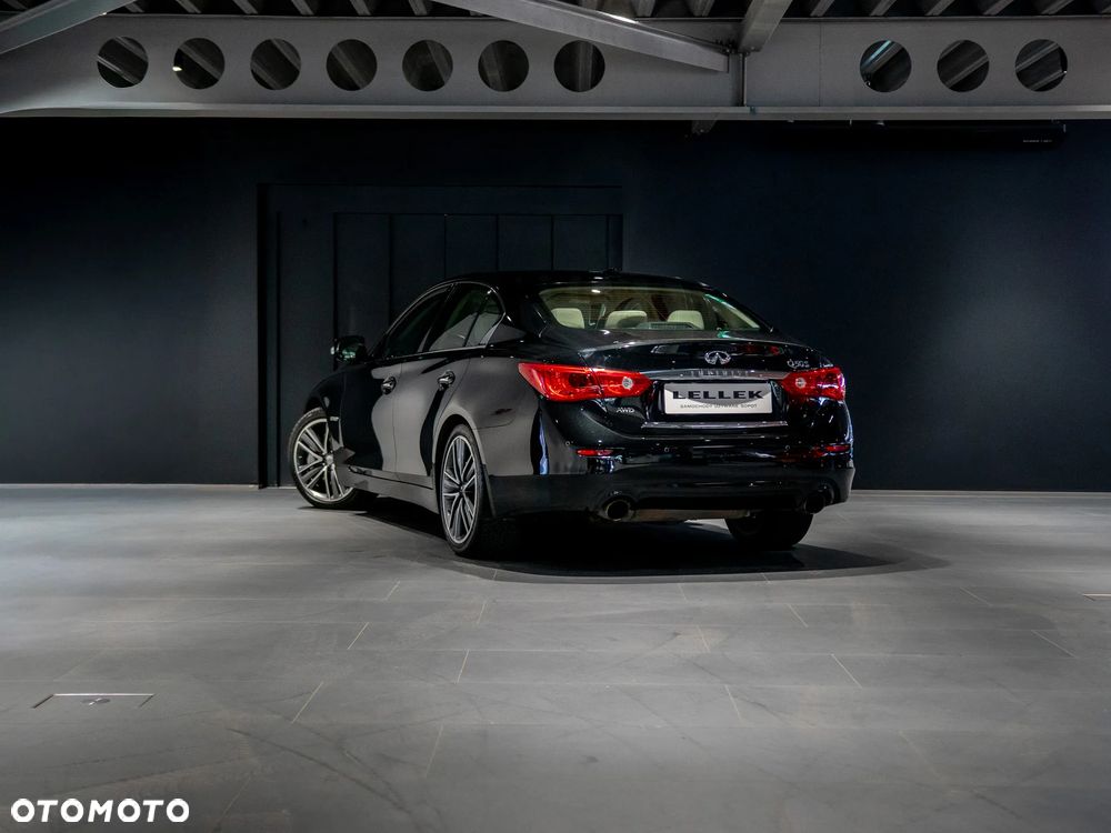 Infiniti Q50 Hybrid Sport Tech - 3
