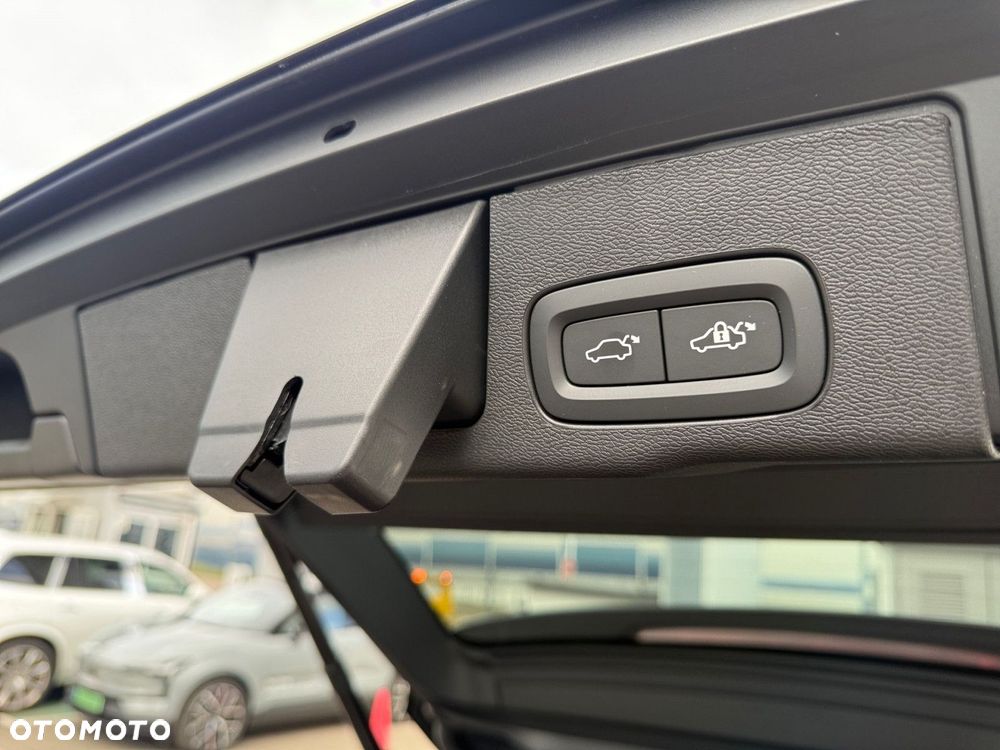 Volvo XC 60 - 30