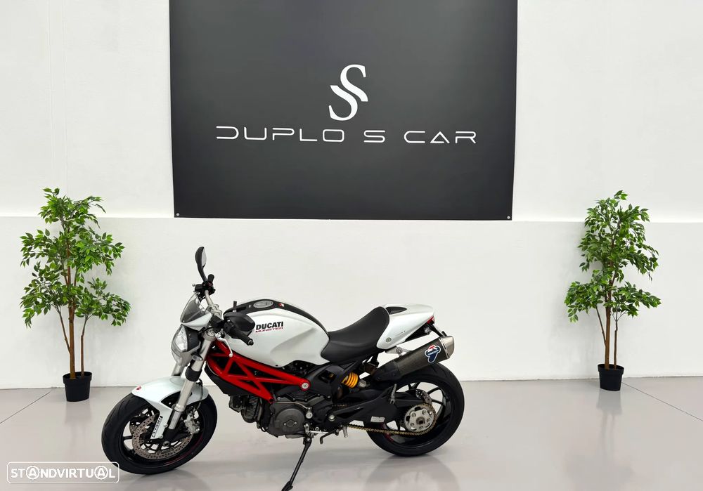 Ducati Monster 796 - 8