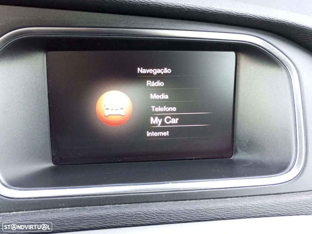 Volvo V40 2.0 D3 Momentum Geartronic - 13