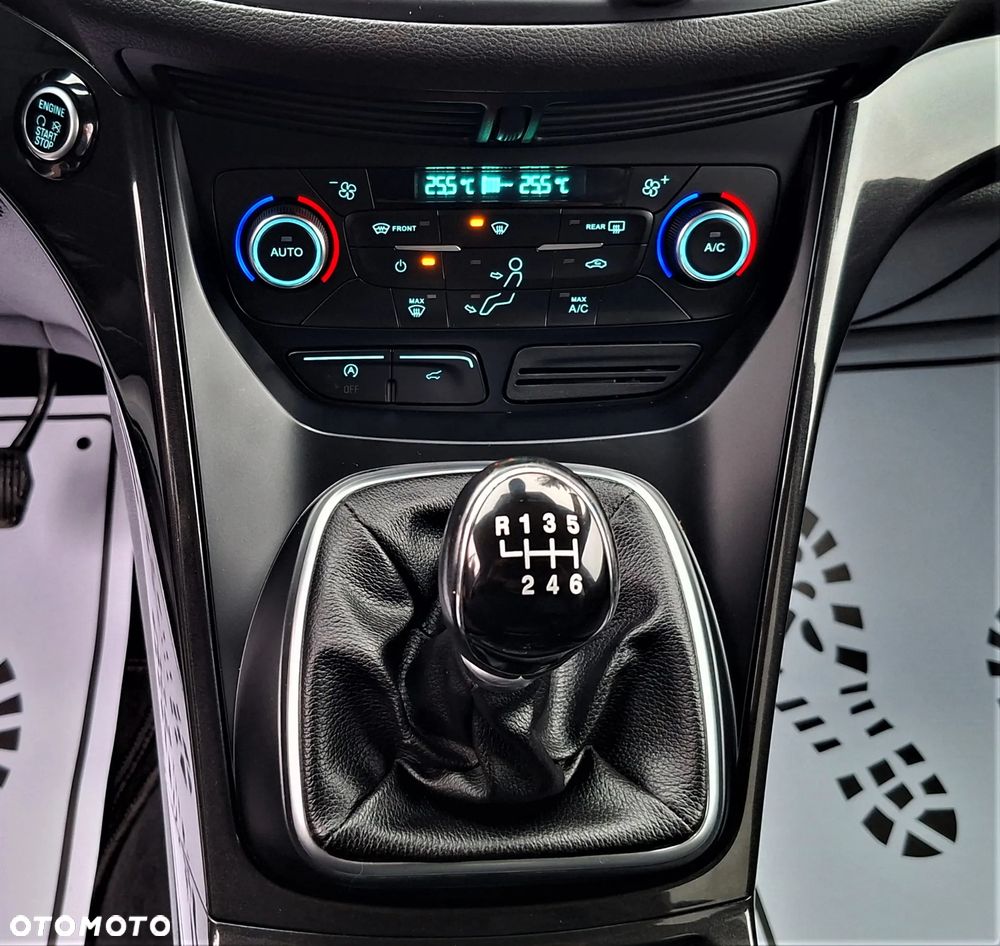 Ford Kuga 2.0 TDCi 2x4 Titanium - 33