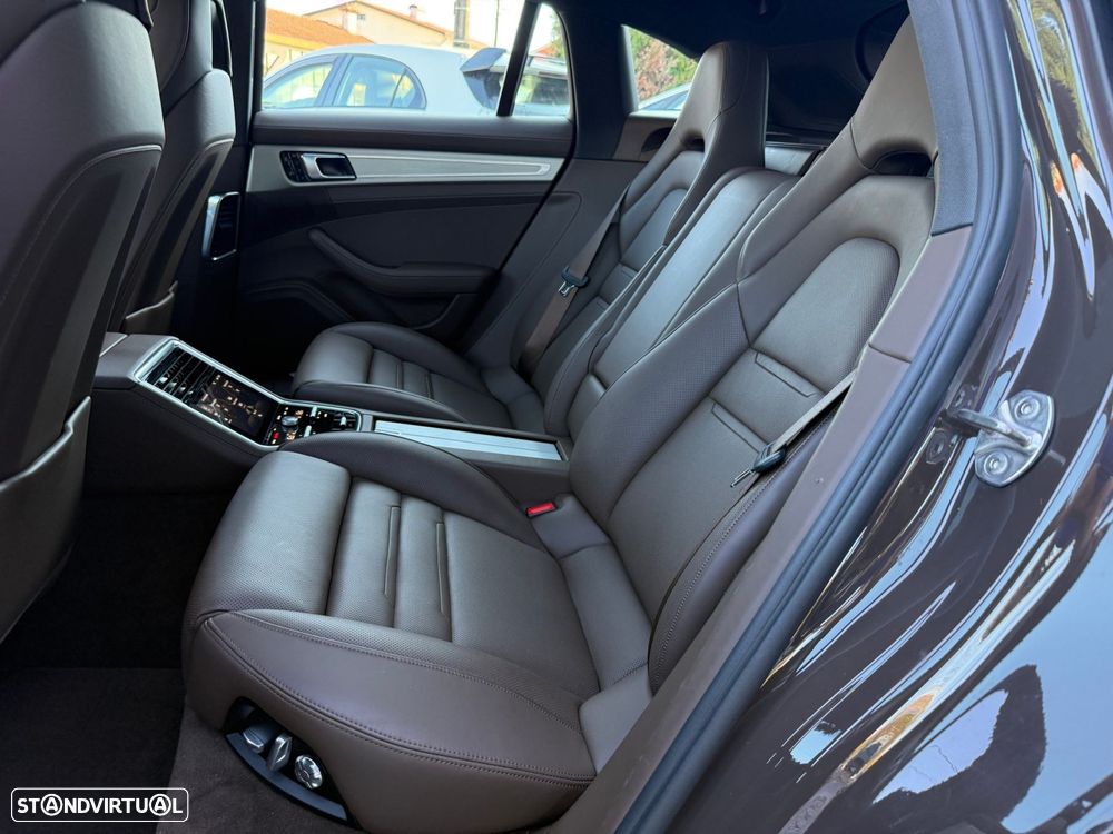 Porsche Panamera Sport Turismo 4 E-Hybrid - 17