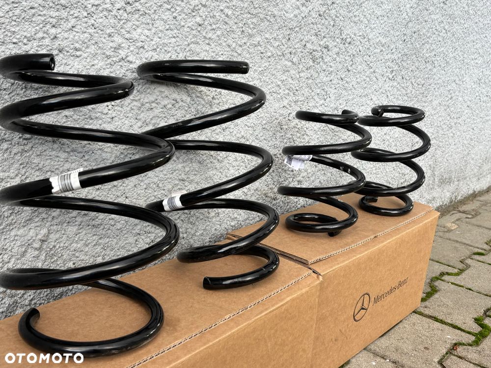 Komplet sprężyn OE Mercedes A45S - 2