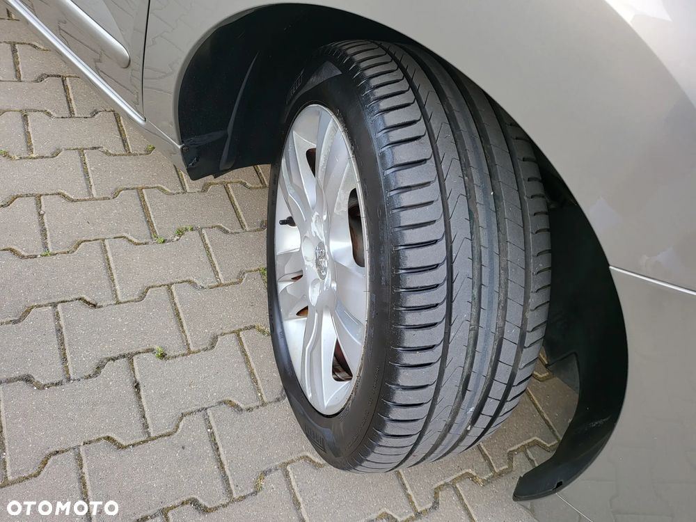 Peugeot 5008 1.6 THP Allure 7os - 28