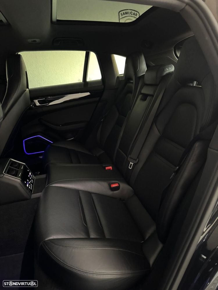 Porsche Panamera Sport Turismo - 16