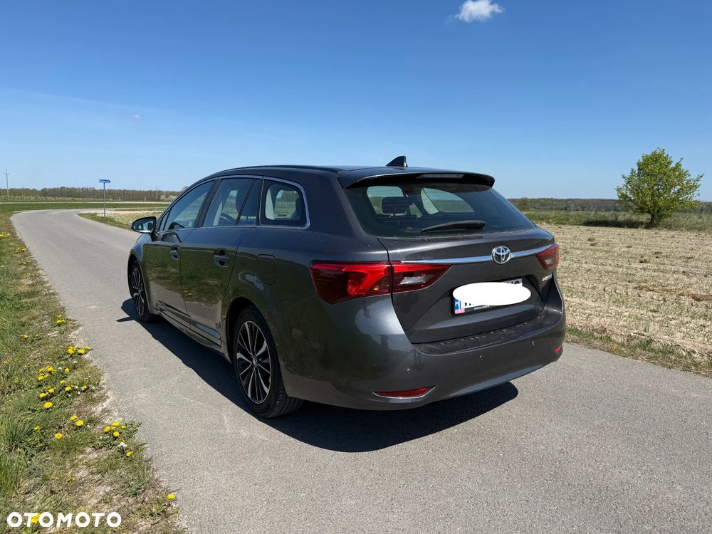 Toyota Avensis 2.0 D-4D Prestige - 5