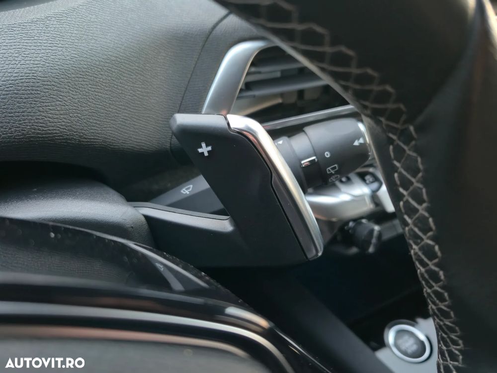 Peugeot 3008 225 e-EAT8 Allure Pack - 25