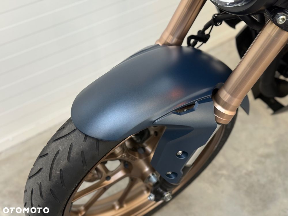 Honda CB - 23
