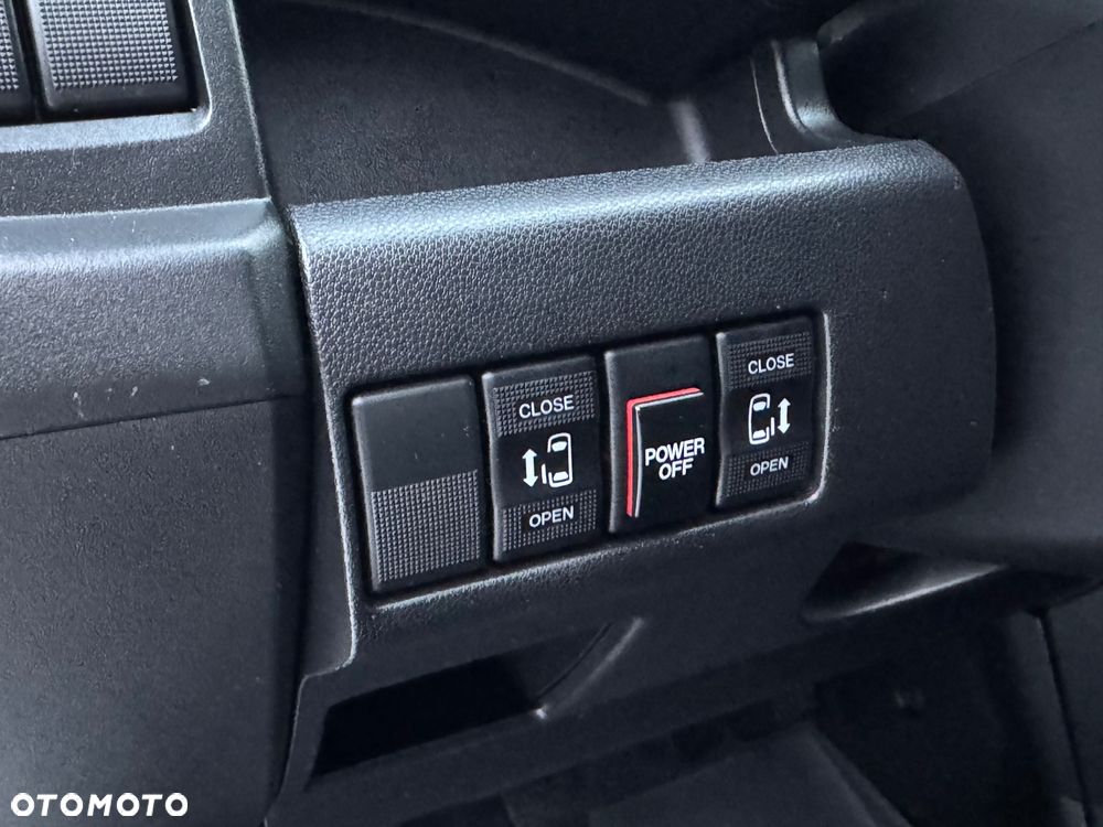 Mazda 5 2.0 MZR-DISI i-stop Business-Line - 37