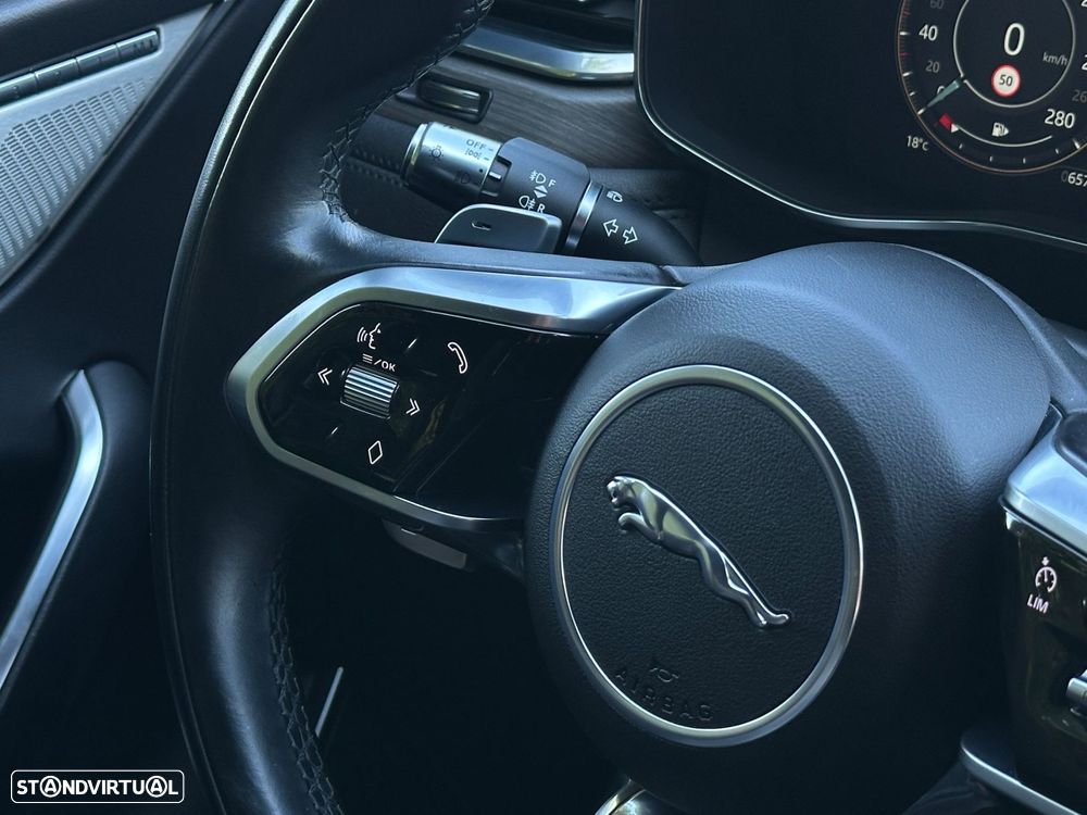 Jaguar F-Pace 2.0 P400e AWD - 26