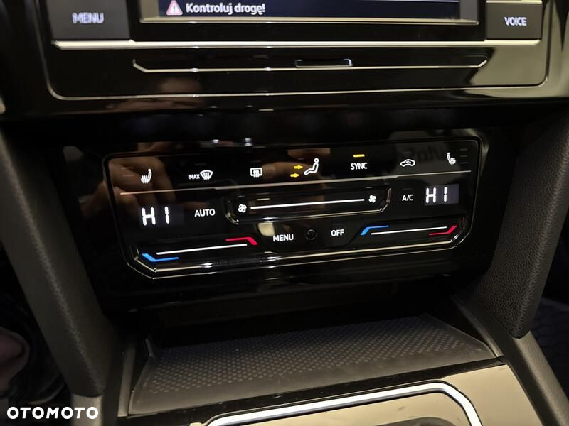 Volkswagen Passat - 16