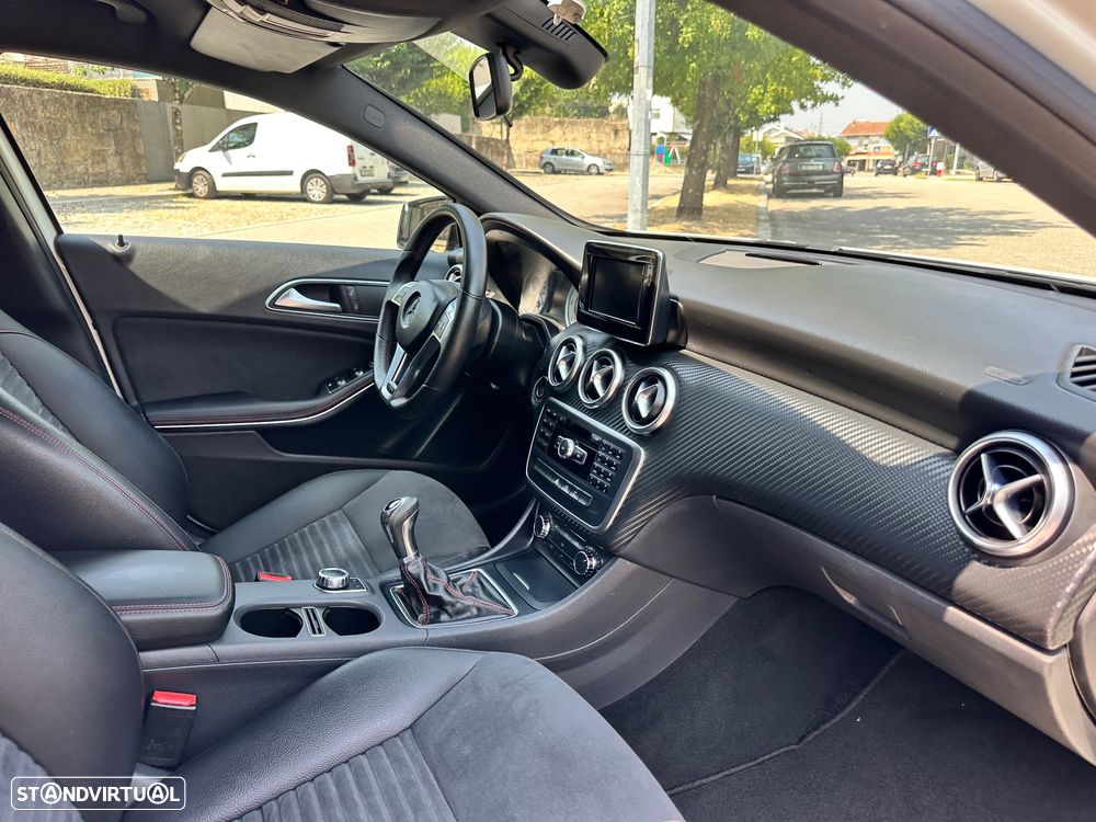 Mercedes-Benz A 180 d AMG Line - 46