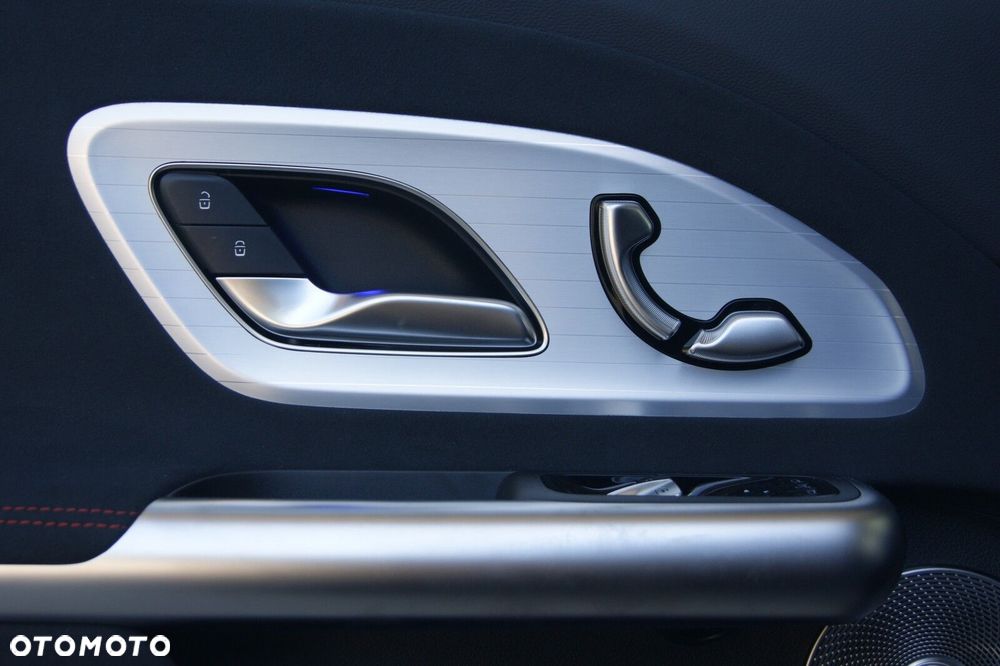 Mercedes-Benz GLB - 15
