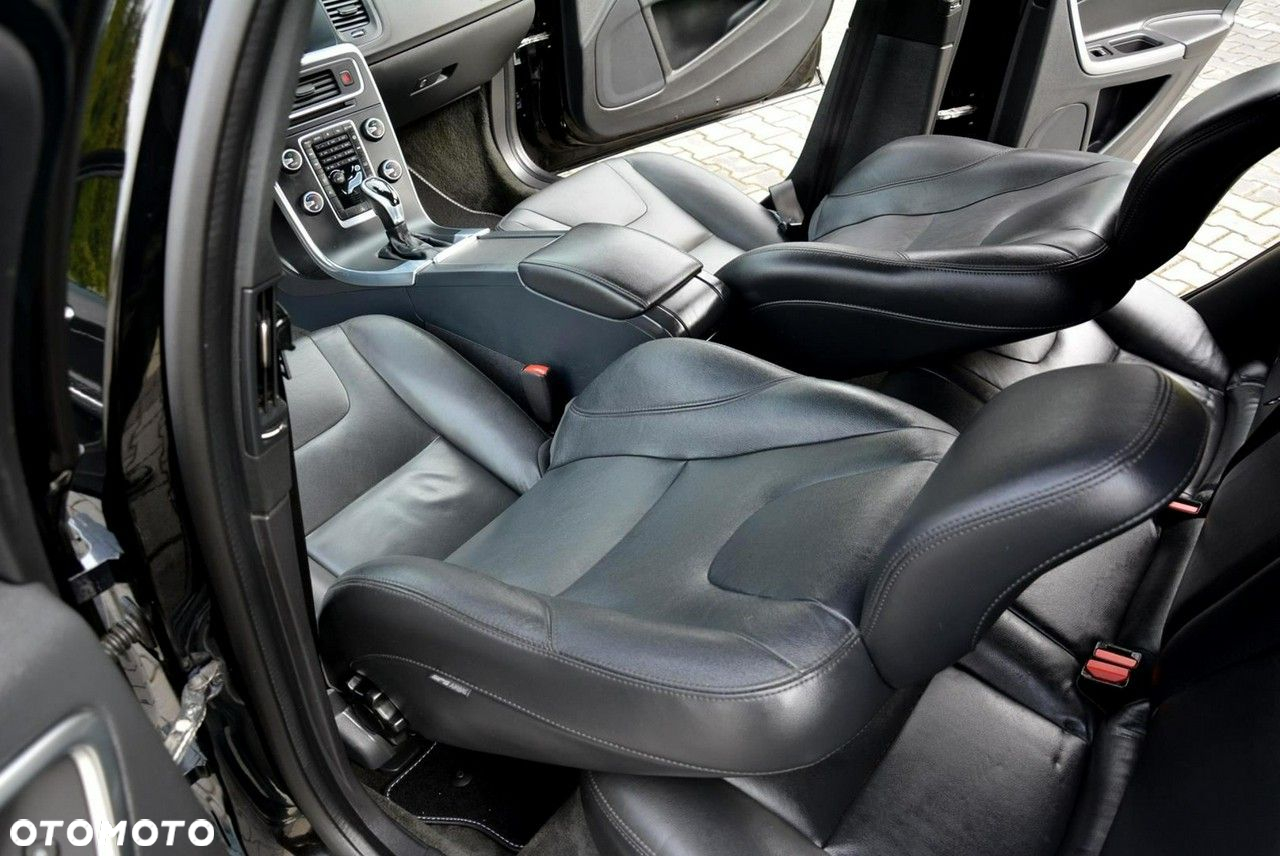 Volvo V60 D4 Geartronic Momentum Pro - 22