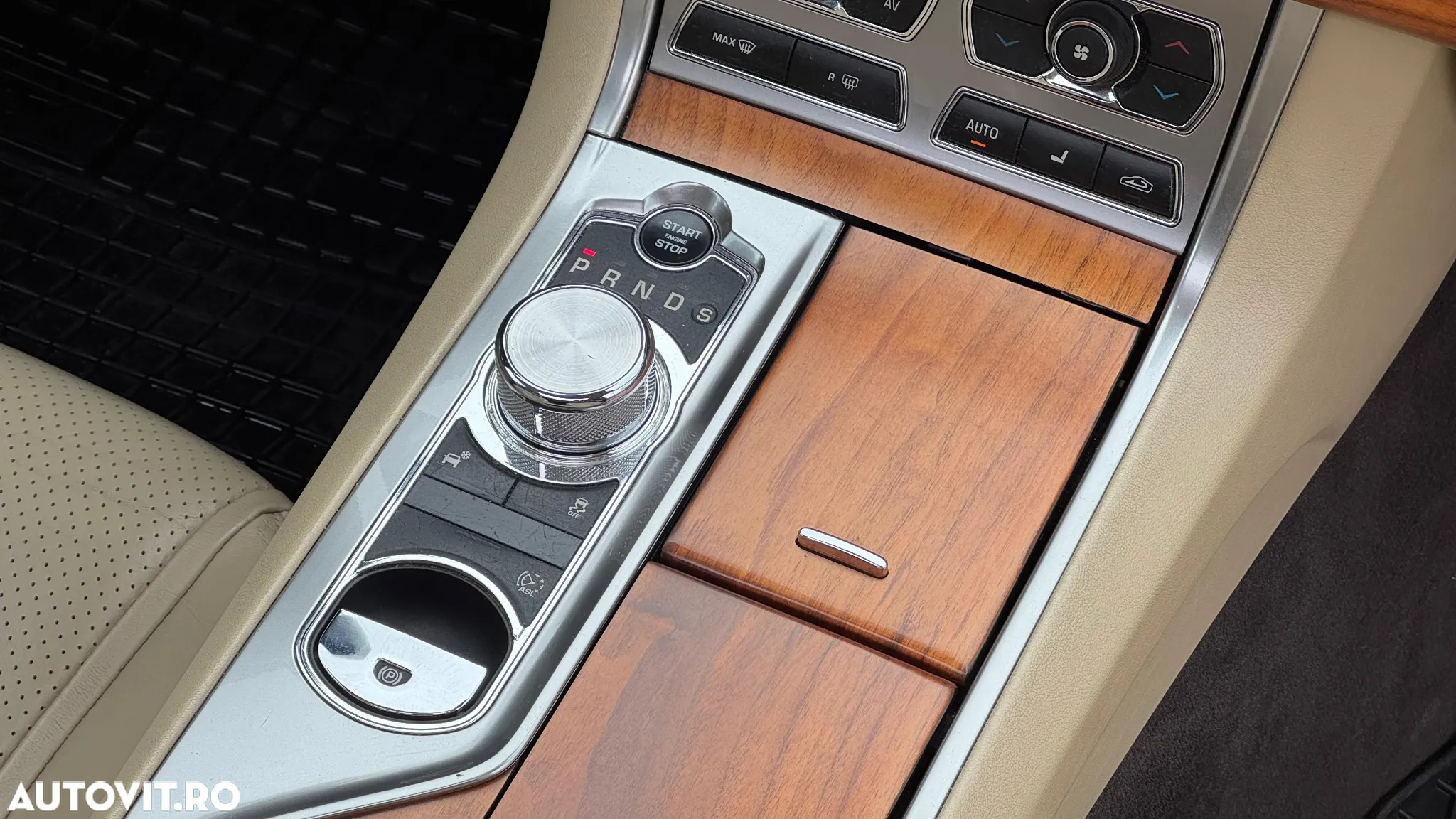 Jaguar XF 2.2D Premium Luxury - 19