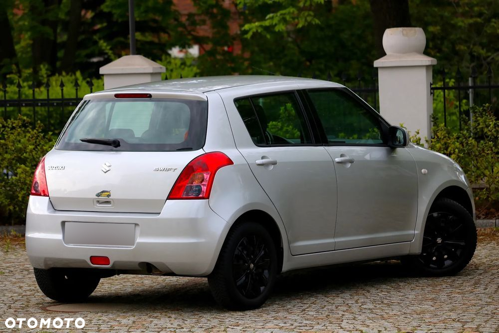 Suzuki Swift 1.3 Sunlight Edition - 27